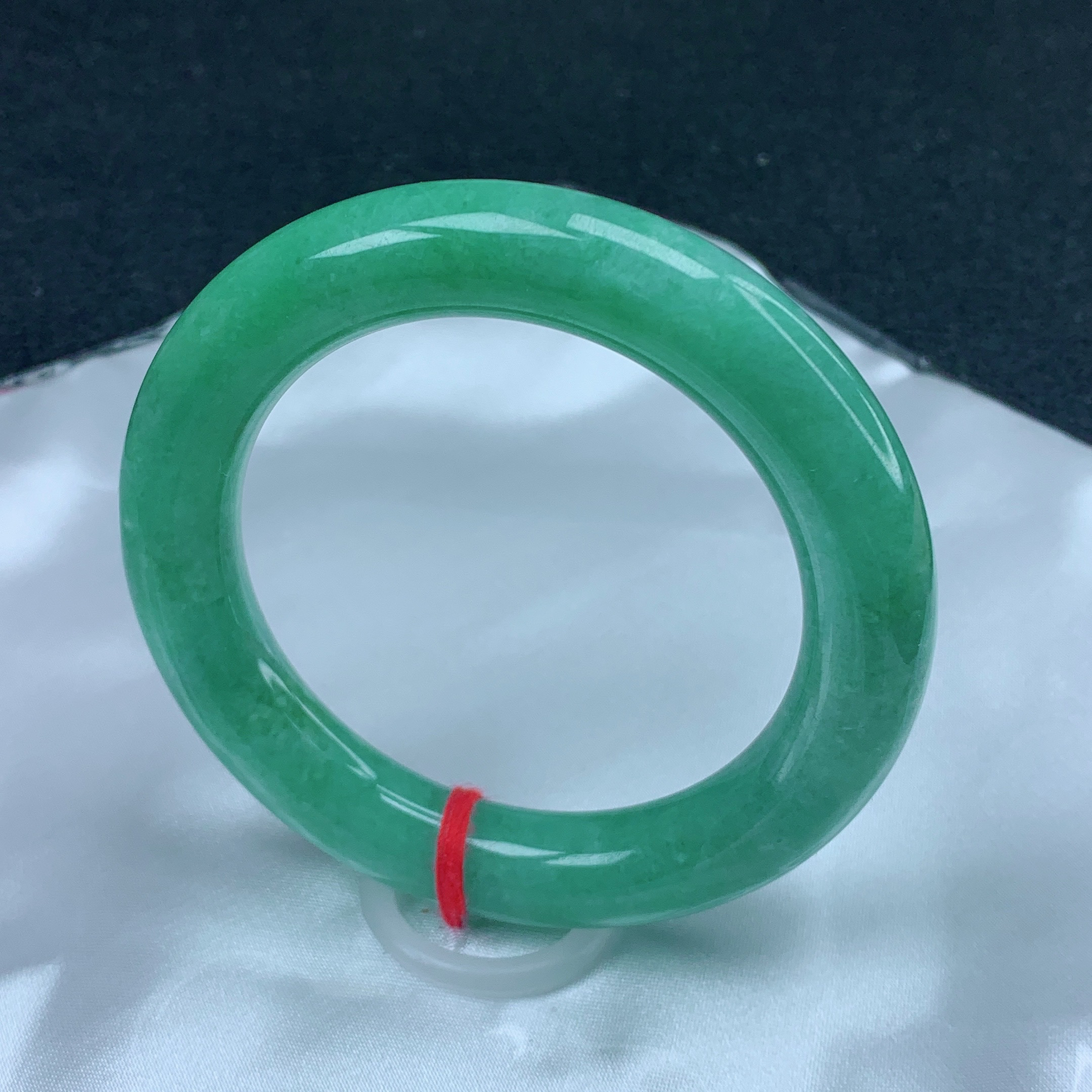 天然缅甸翡翠Ａ货手镯糯种满绿55.7圈口手镯