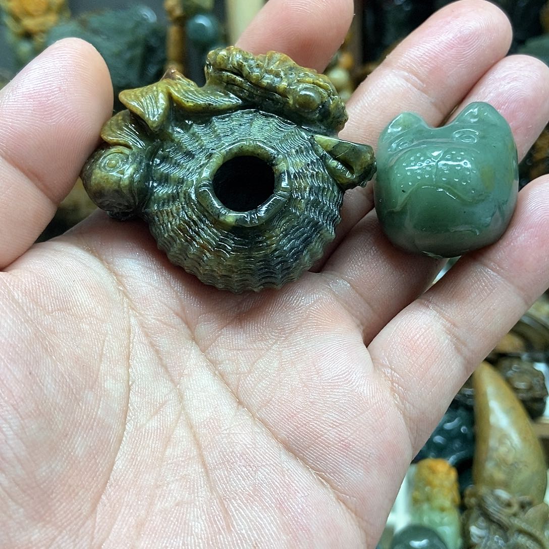 岫岩河磨玉（透闪石质玉）把件未镶嵌西*