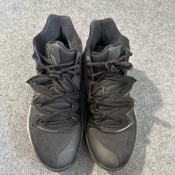  欧5 41码 正品篮球鞋