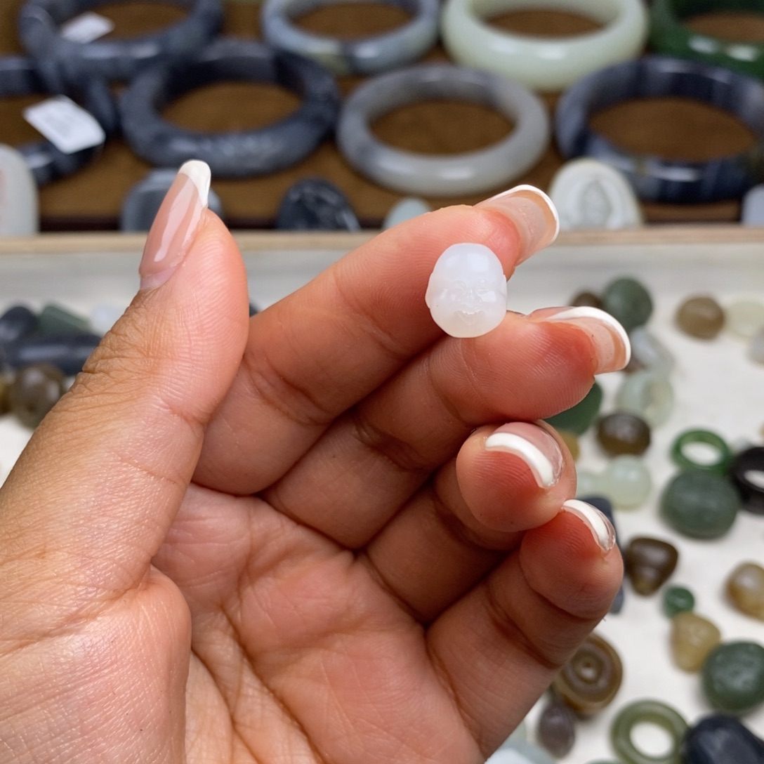 *****和田玉未镶嵌颈饰