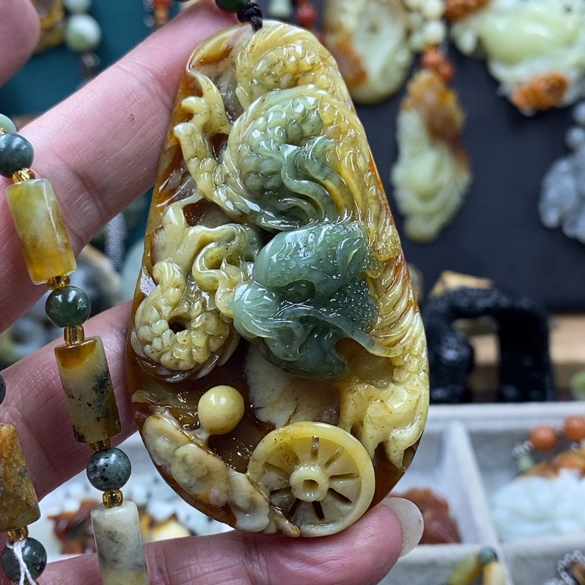 【闪购商品】蛇纹石玉吊坠未镶嵌