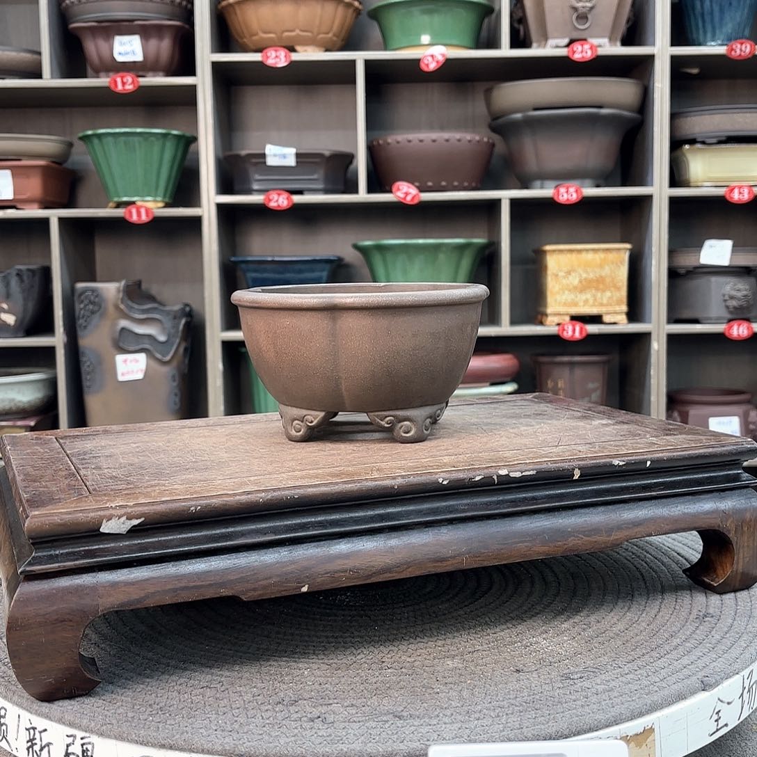 紫砂花盆静*川紫砂的颜色很好看