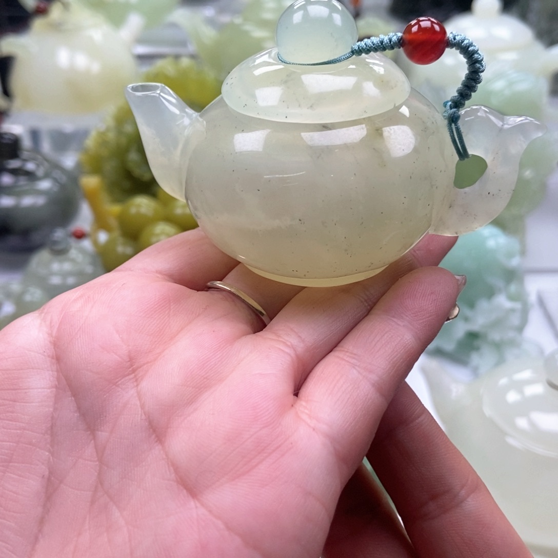 蛇纹石玉挂件未镶嵌