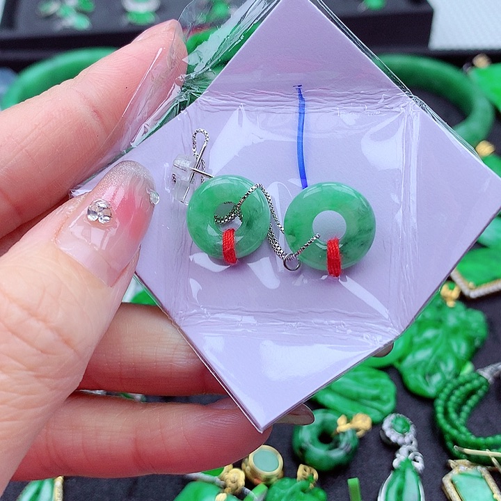 翡翠颈饰银S925镶嵌翡翠