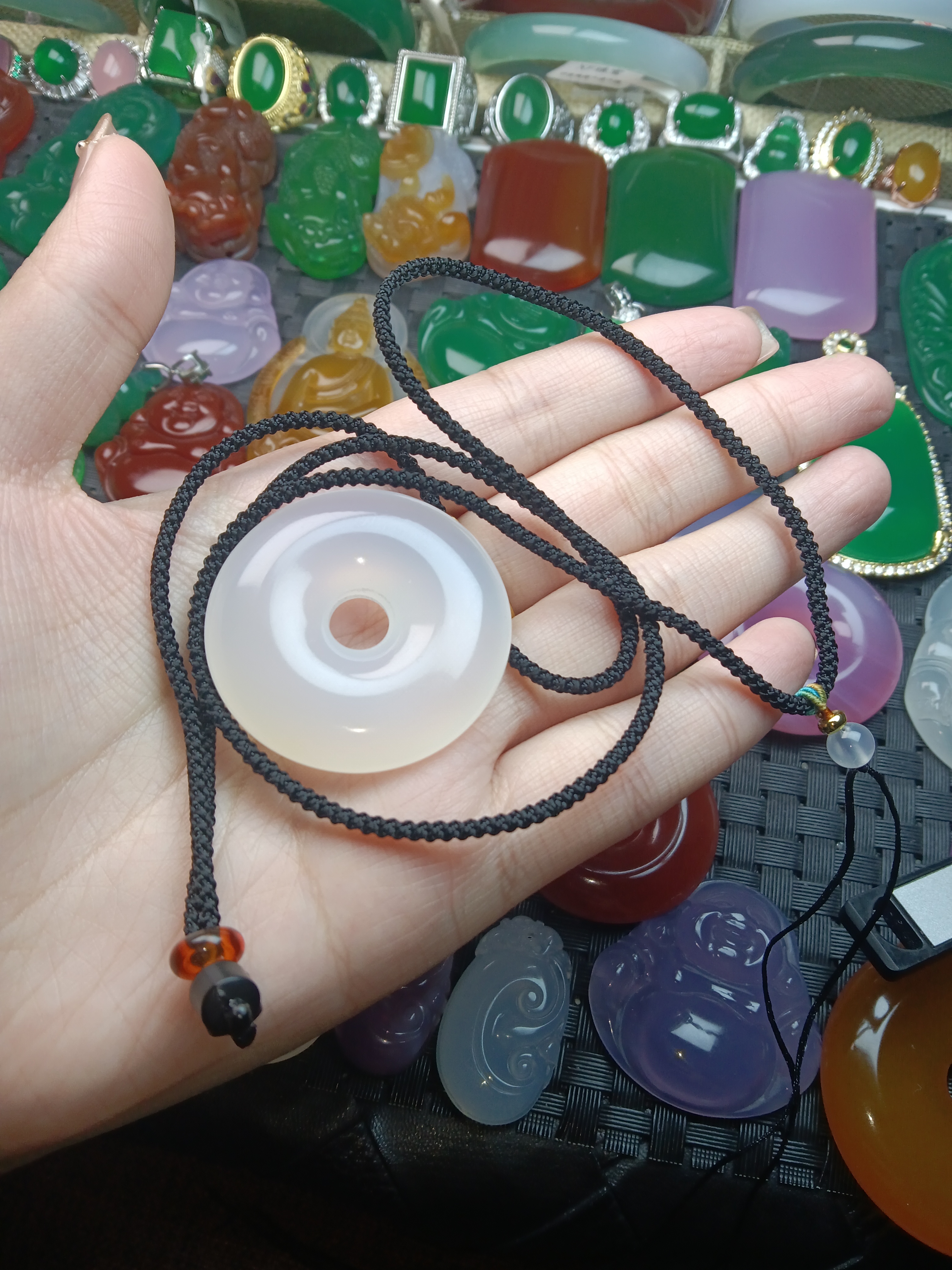 玛瑙玉髓平安扣白色