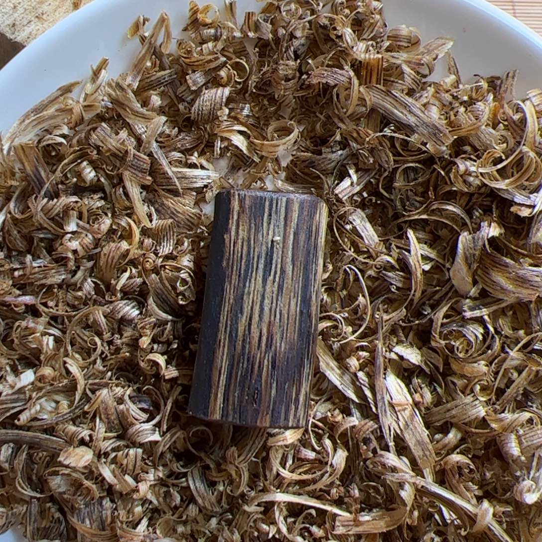 沉香沉香碎屑白棋素牌4.1克