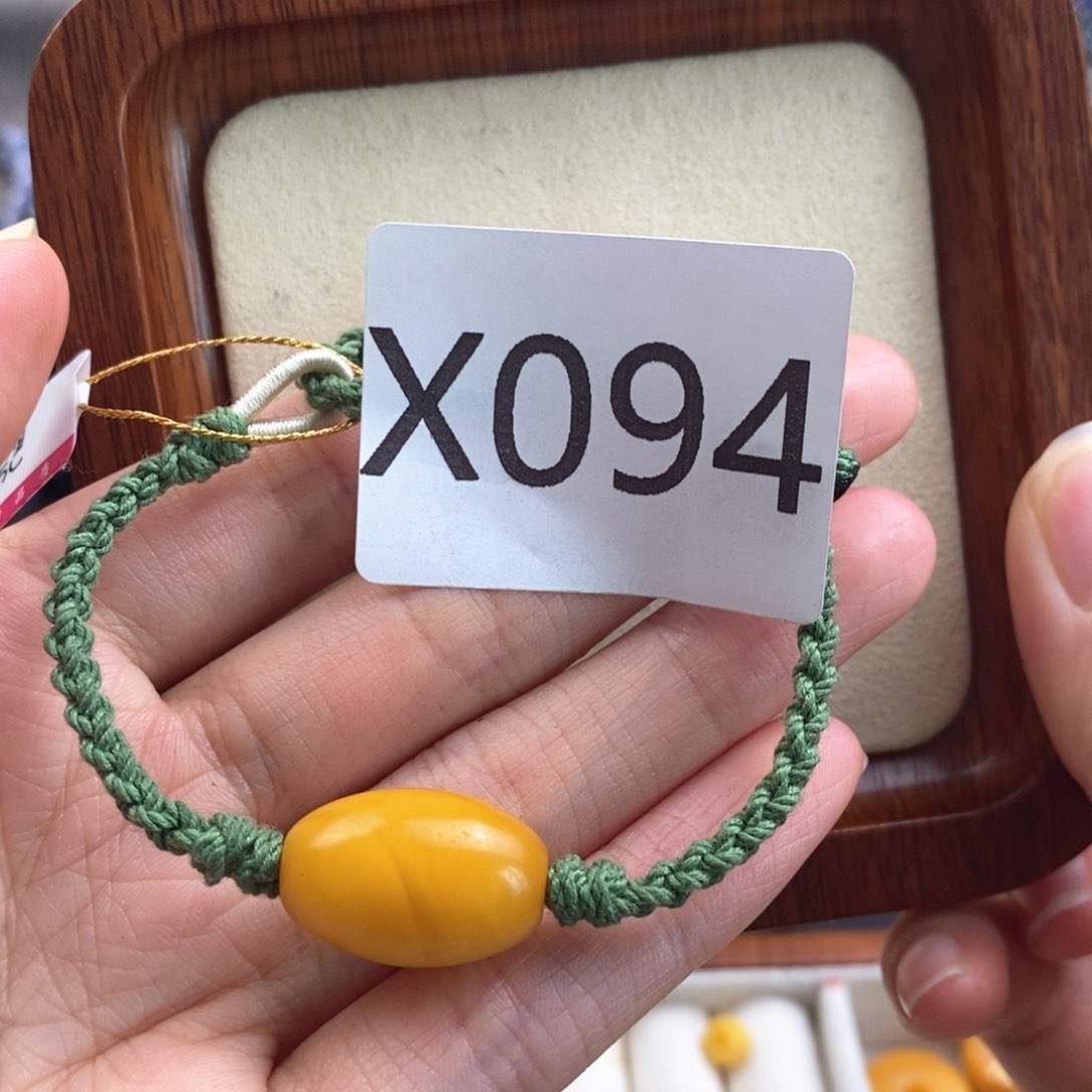 蜜蜡珠宝奇石未镶嵌