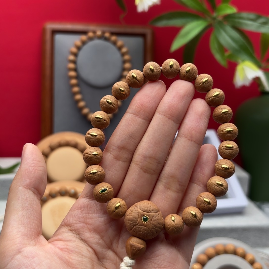 凤眼菩提手串皇****香10.5-10.9左右金钉镶嵌手串
