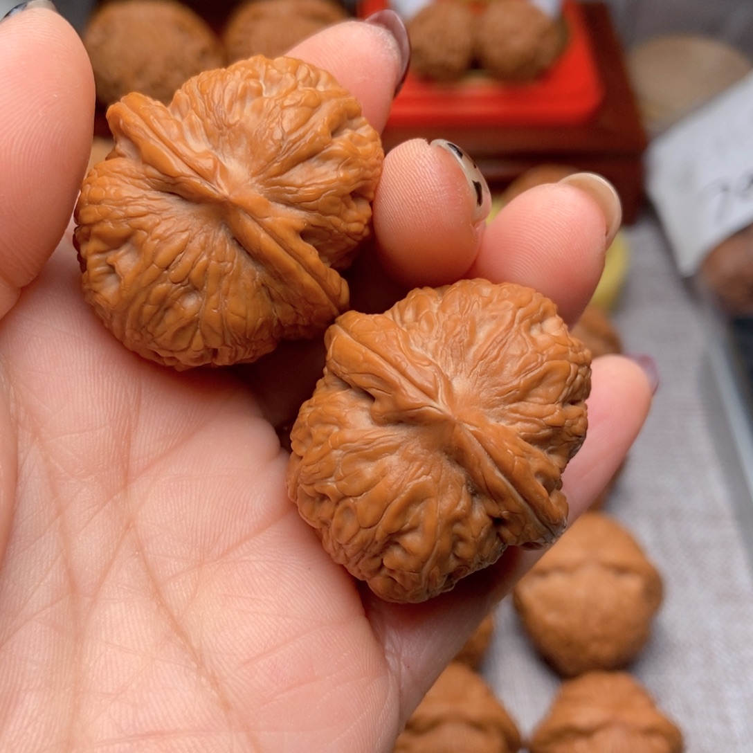 文玩核桃把件元宝36全品