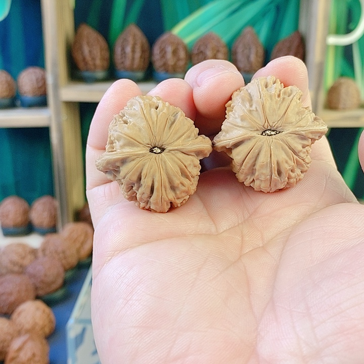 吊坠文玩核桃047山地磨盘35尺