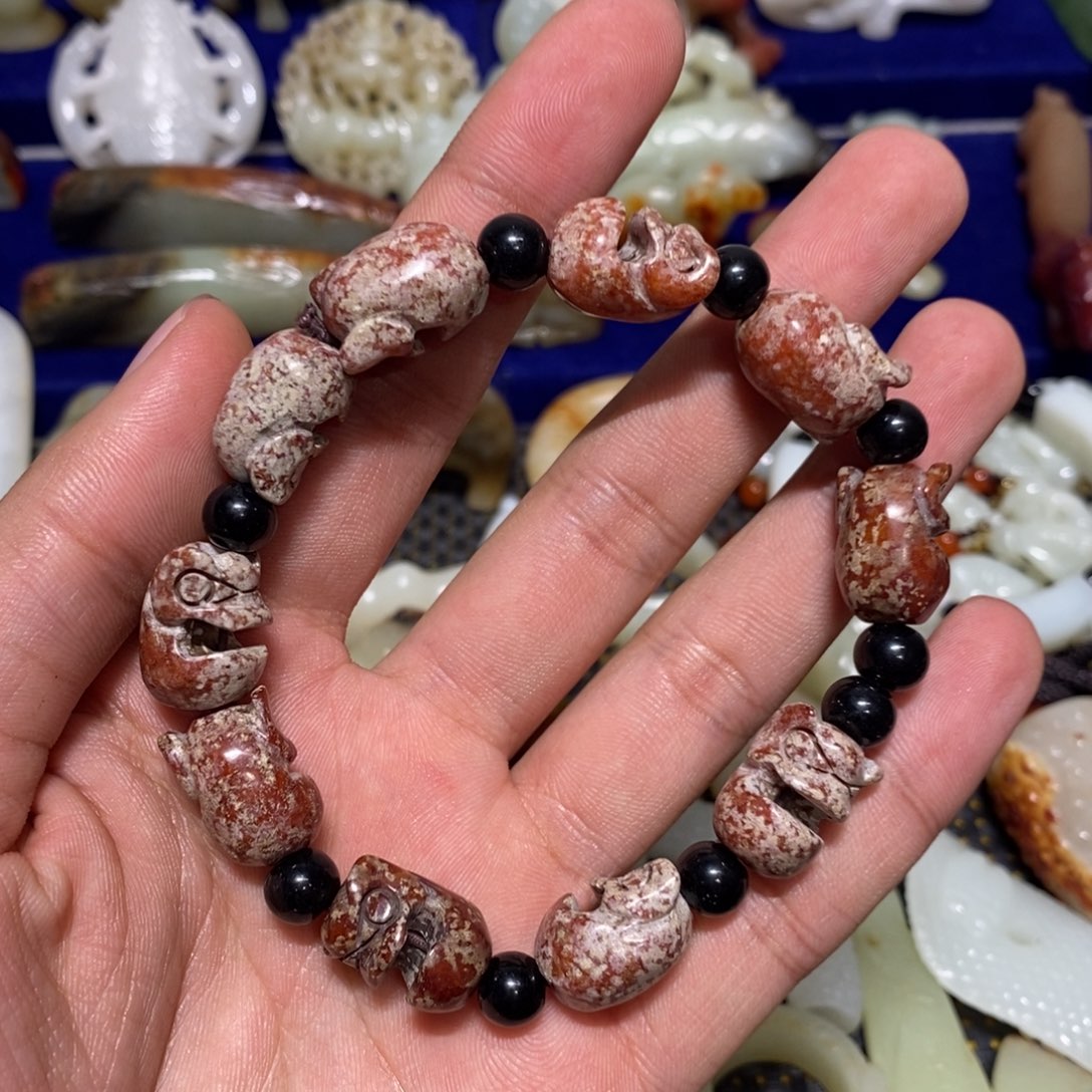 和田玉（糖玉）颈饰未镶嵌