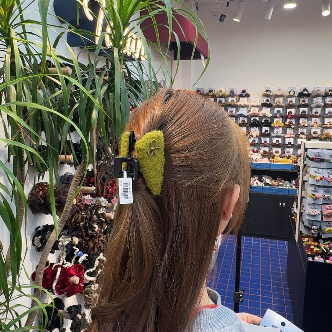 布艺非金属绿色抓夹