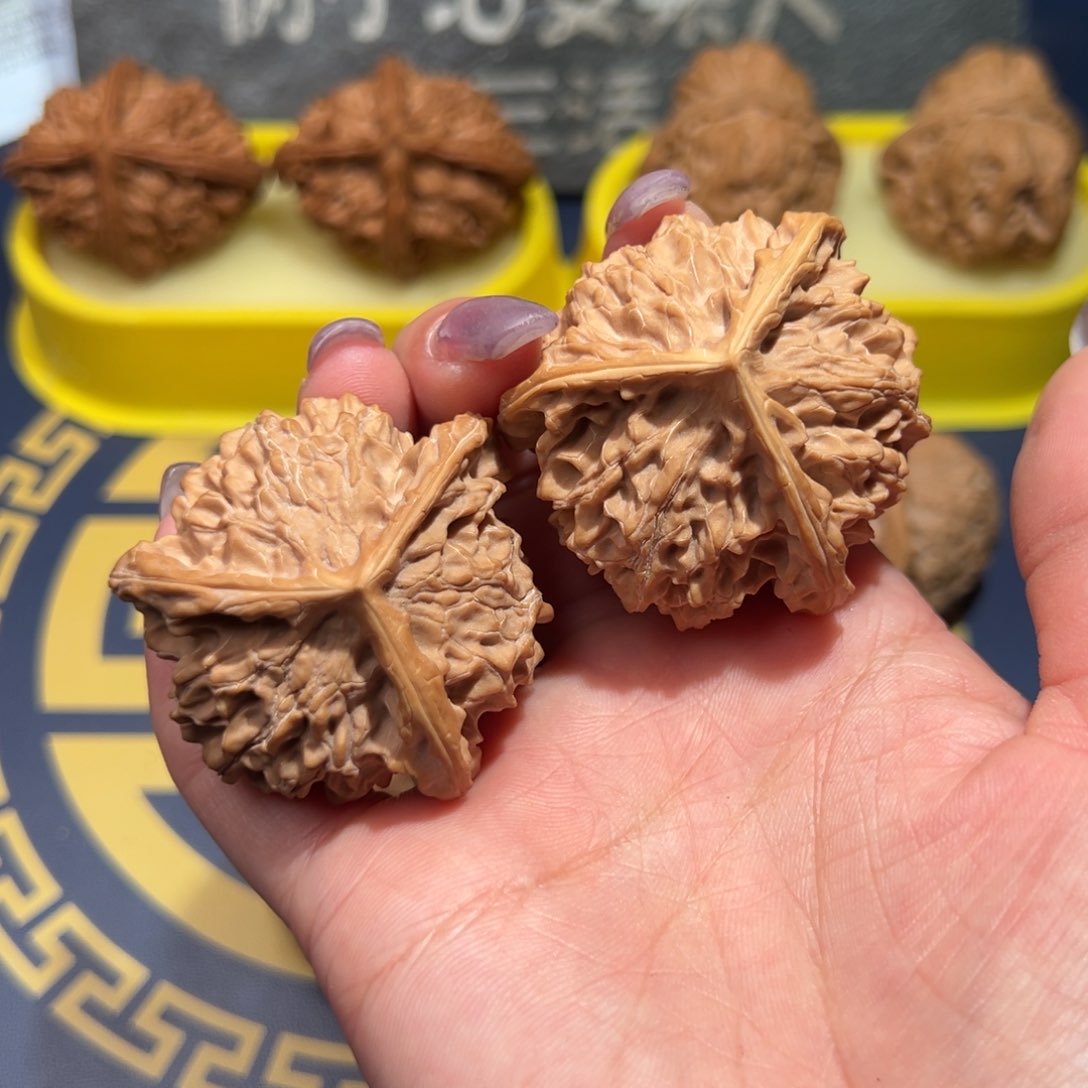 文玩核桃把件盘山大奔44