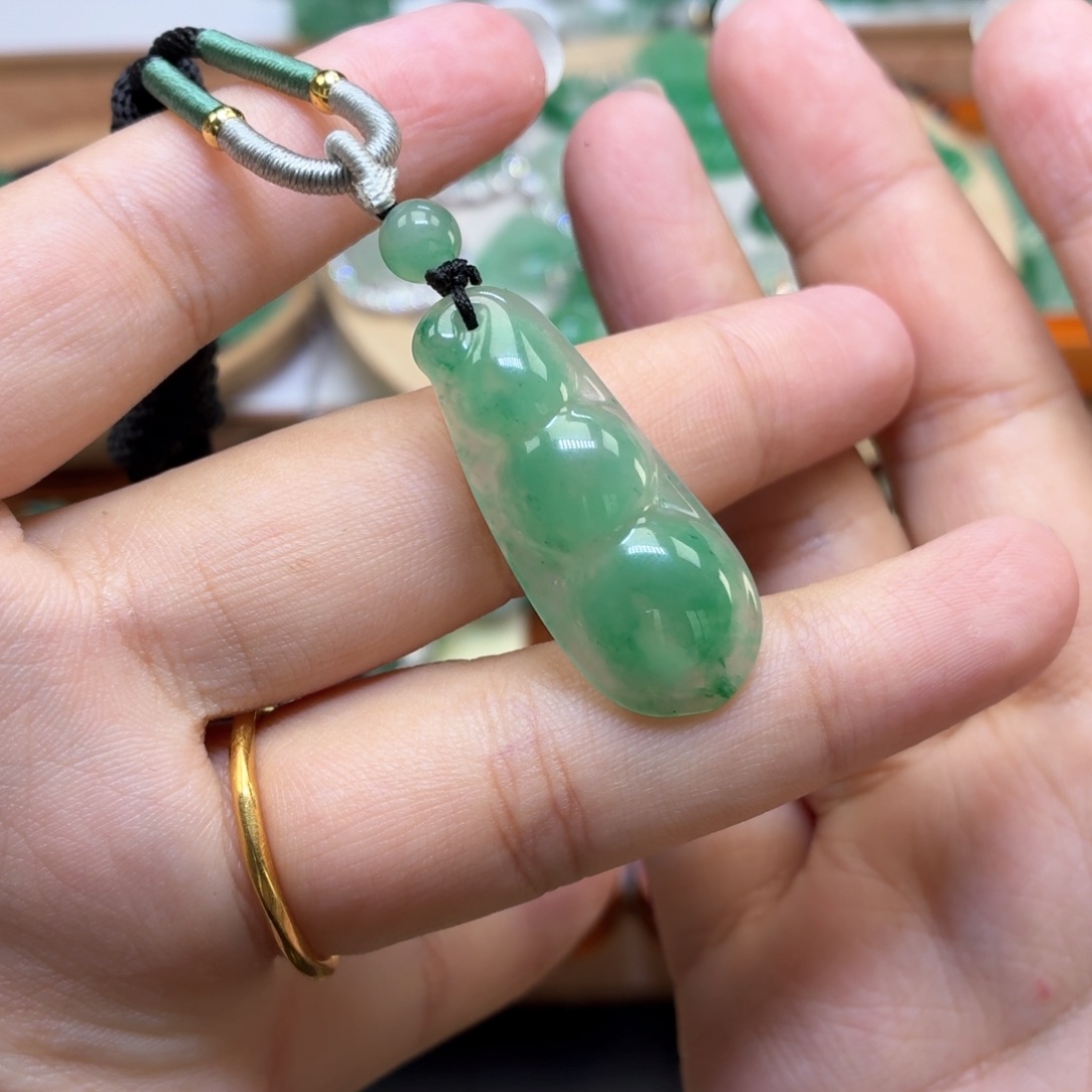 石英质玉（非洲翠）未镶嵌颈饰༄****༅