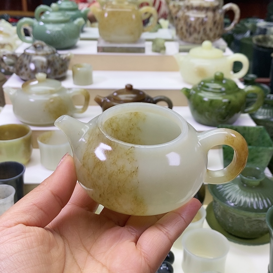 和田玉茶壶未镶嵌出**地