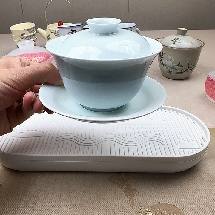 淡蓝陶瓷三才盖碗