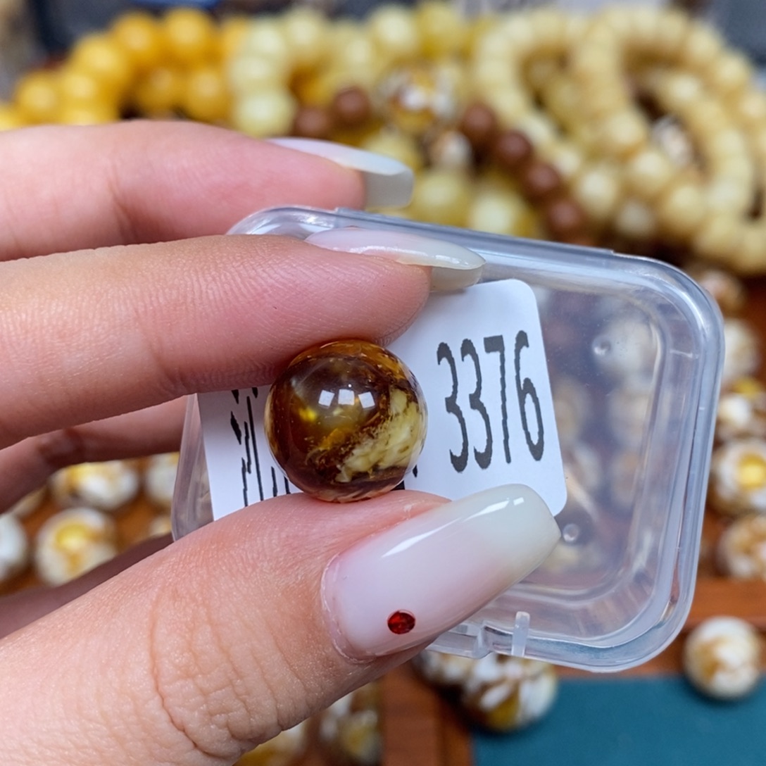 蜜蜡未镶嵌珠宝奇石3376