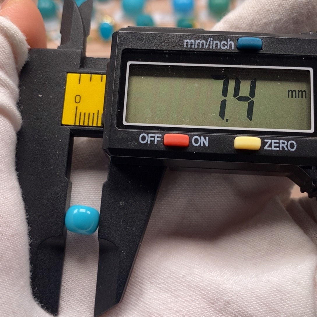 米***哆绿松石未镶嵌珠宝奇石