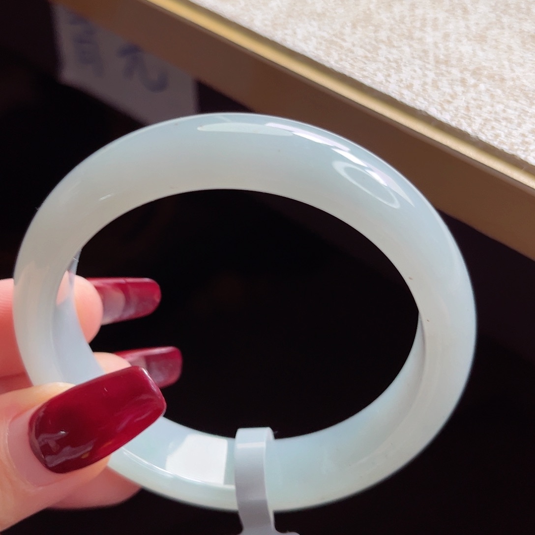 翡翠手镯未镶嵌手镯