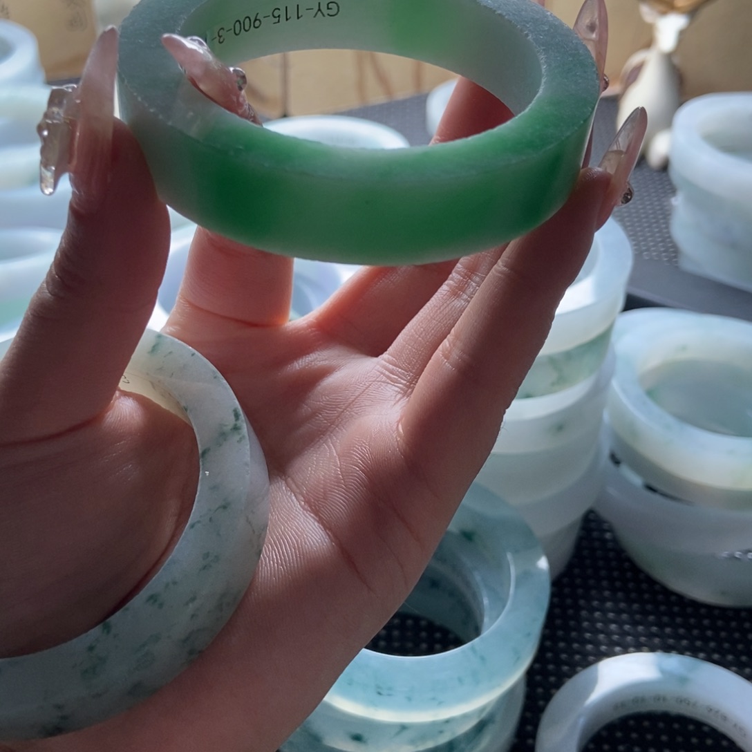 1***贝定制翡翠未镶嵌AA