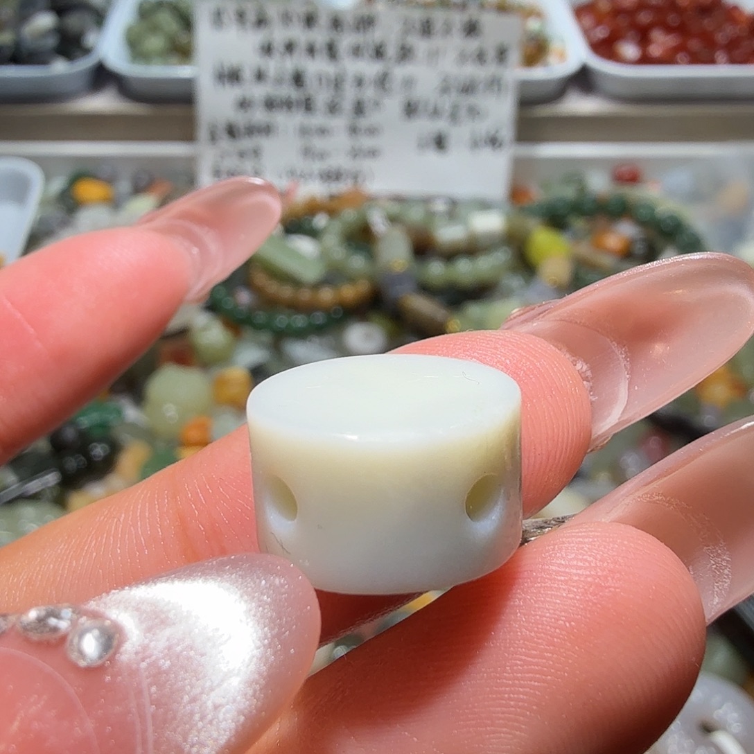 和田玉未镶嵌珠宝奇石