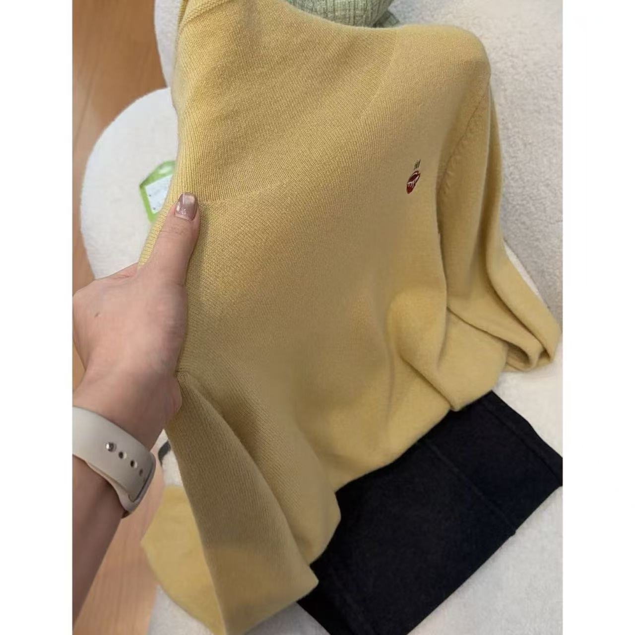 丽姐家~半高领刺绣黄长袖针织时尚百搭翻领秋冬上衣888