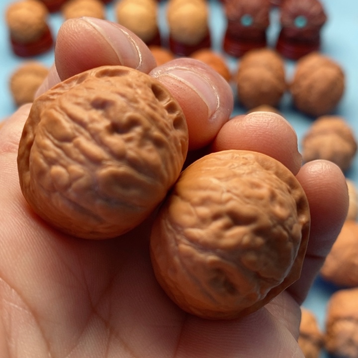 文玩核桃把件精品文玩手捻瓷娃元