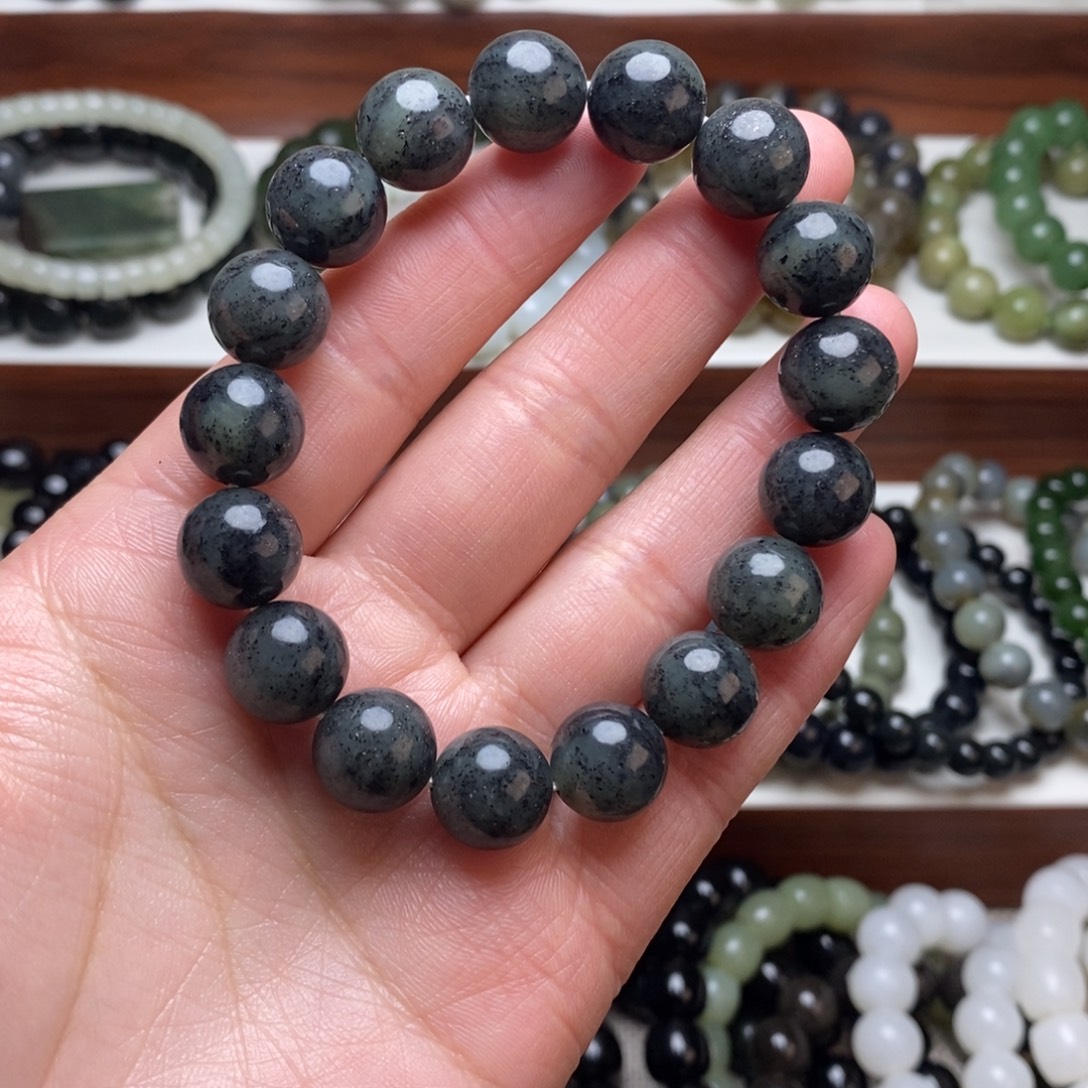 和田玉未镶嵌手串