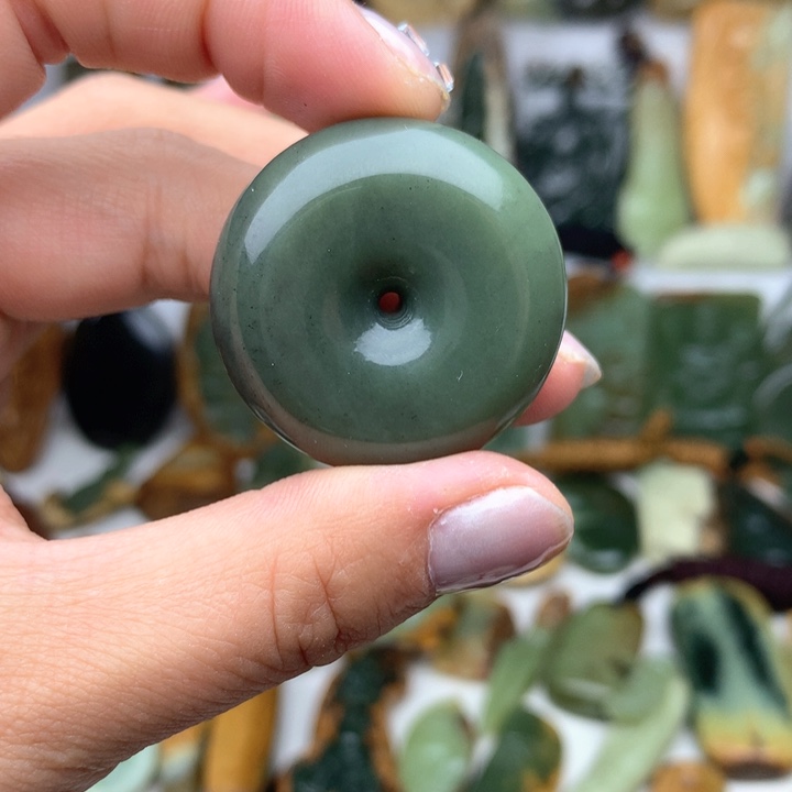 岫岩河磨玉（透闪石质玉）挂件未镶嵌