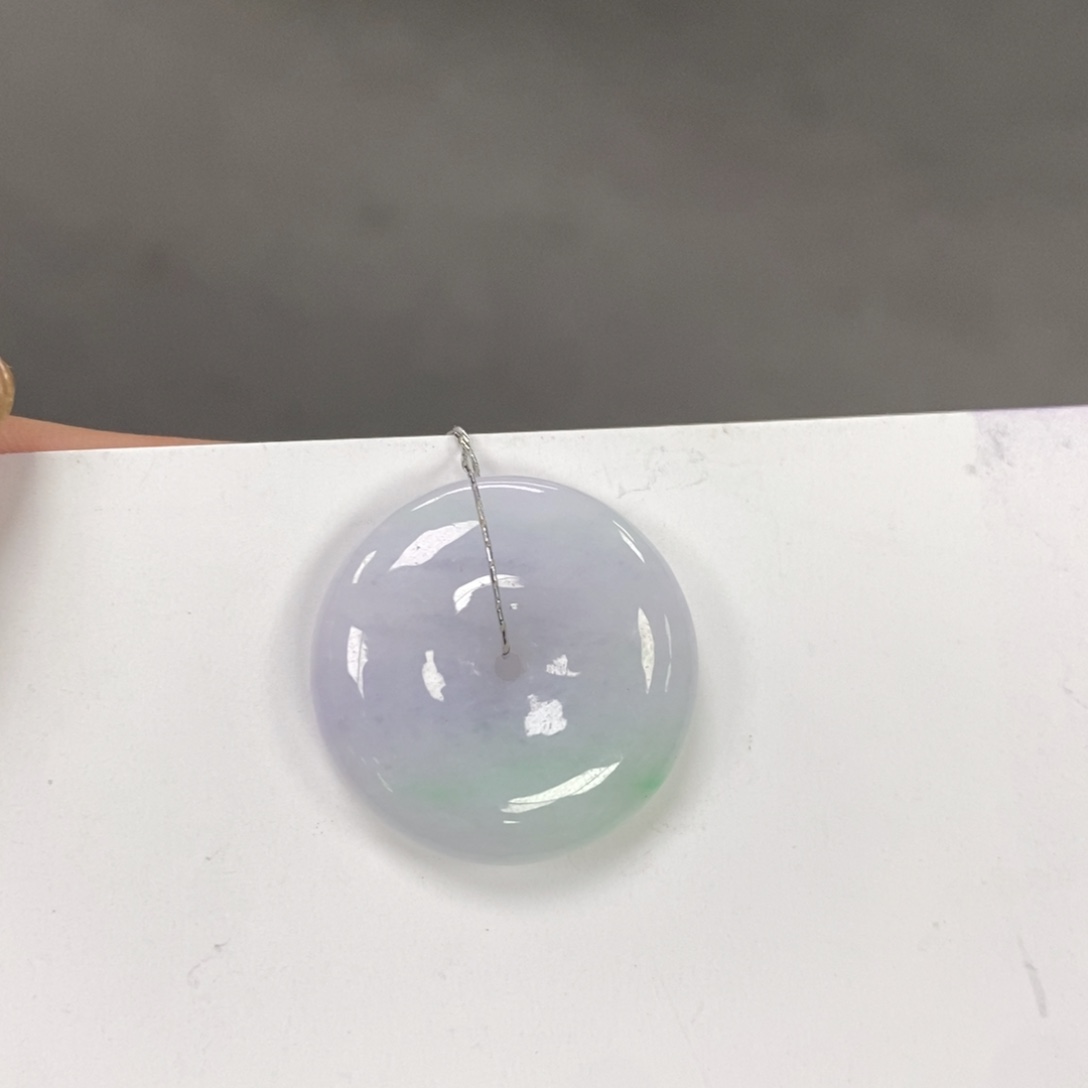 翡翠颈饰未镶嵌平安扣