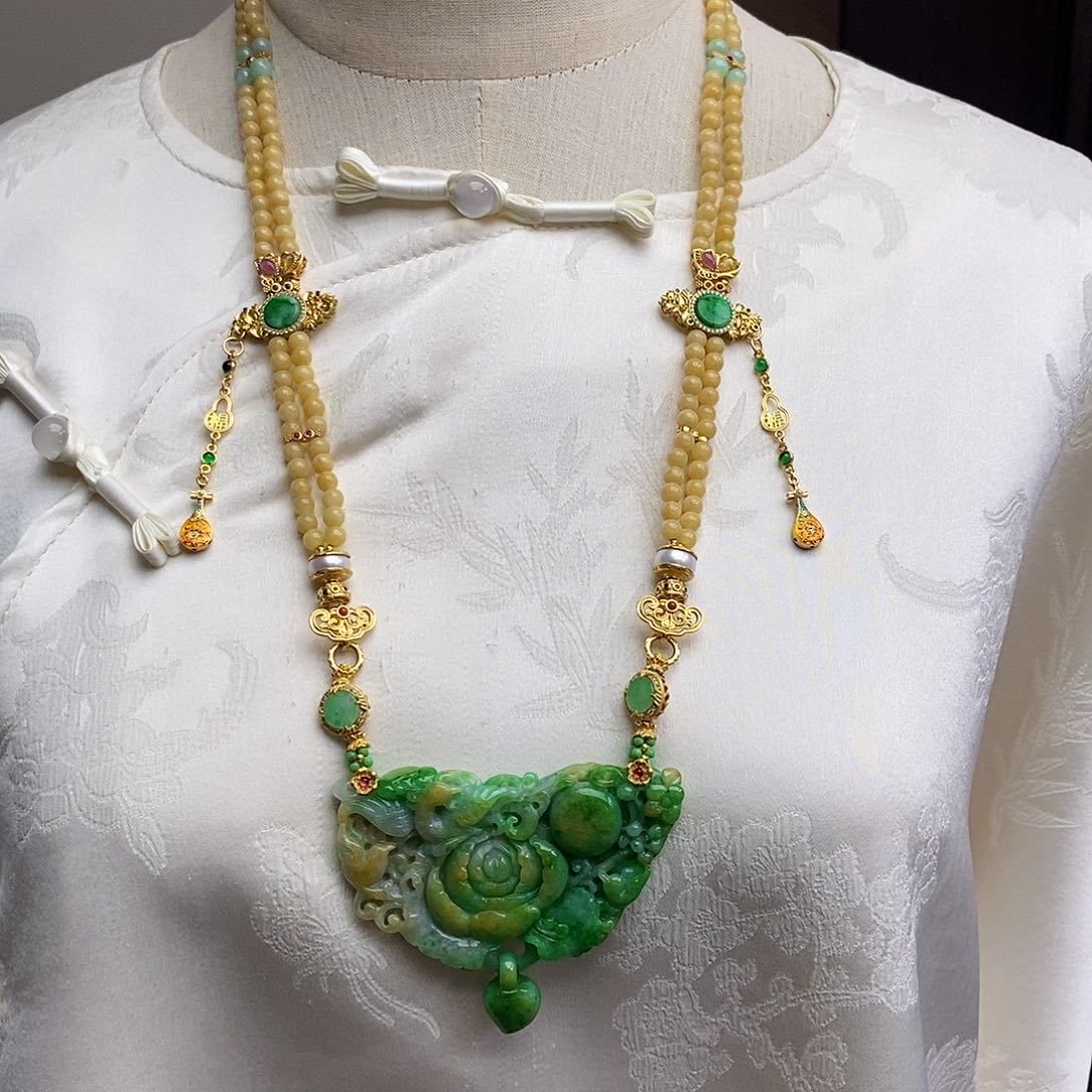 翡翠颈饰未镶嵌天然