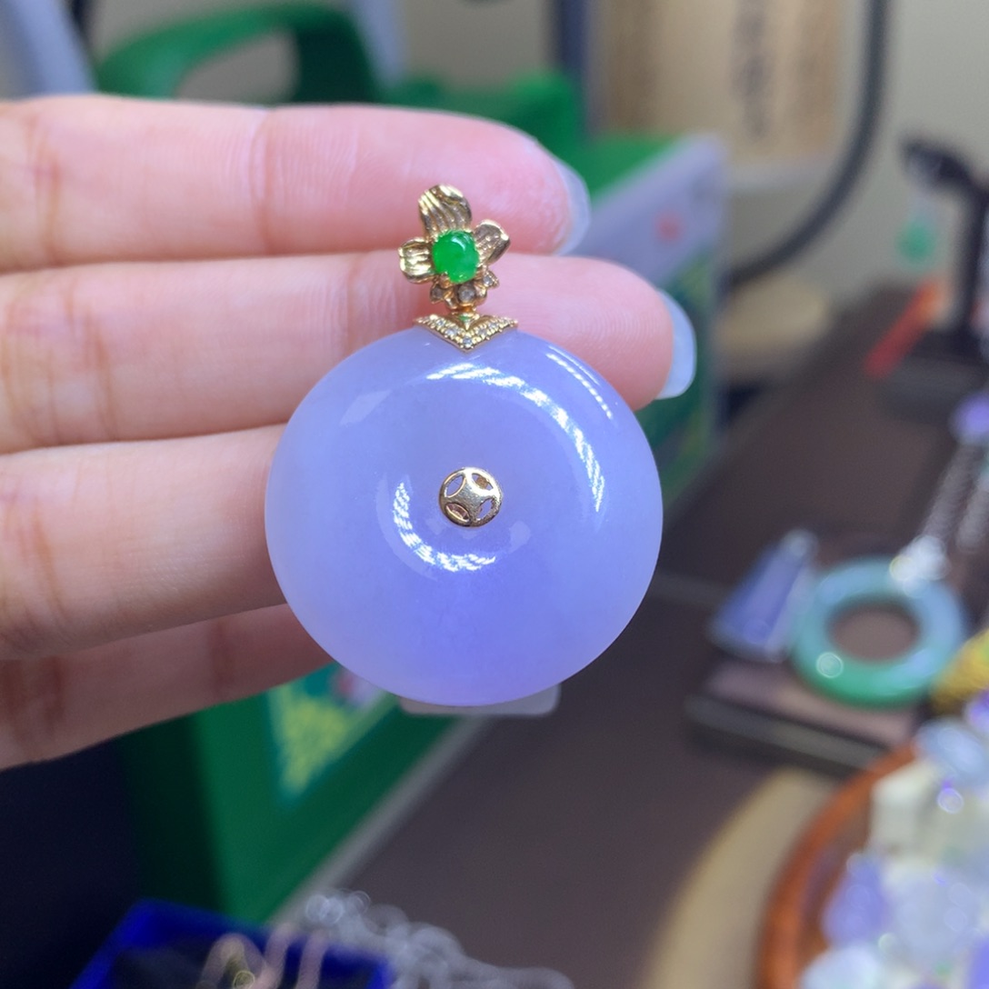 翡翠颈饰18K金镶嵌翡翠