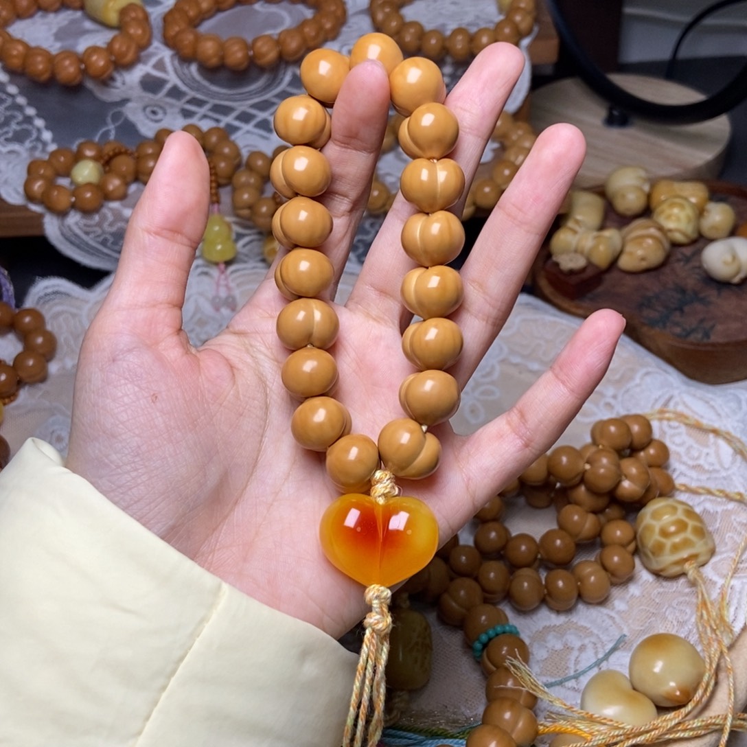 ****y吊坠猴头核桃高定屁桃卡14