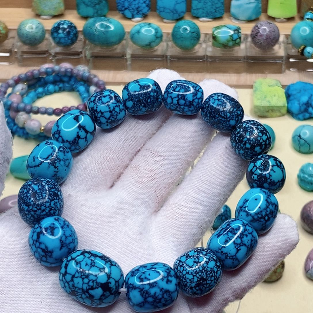 绿松石未镶嵌珠宝奇石