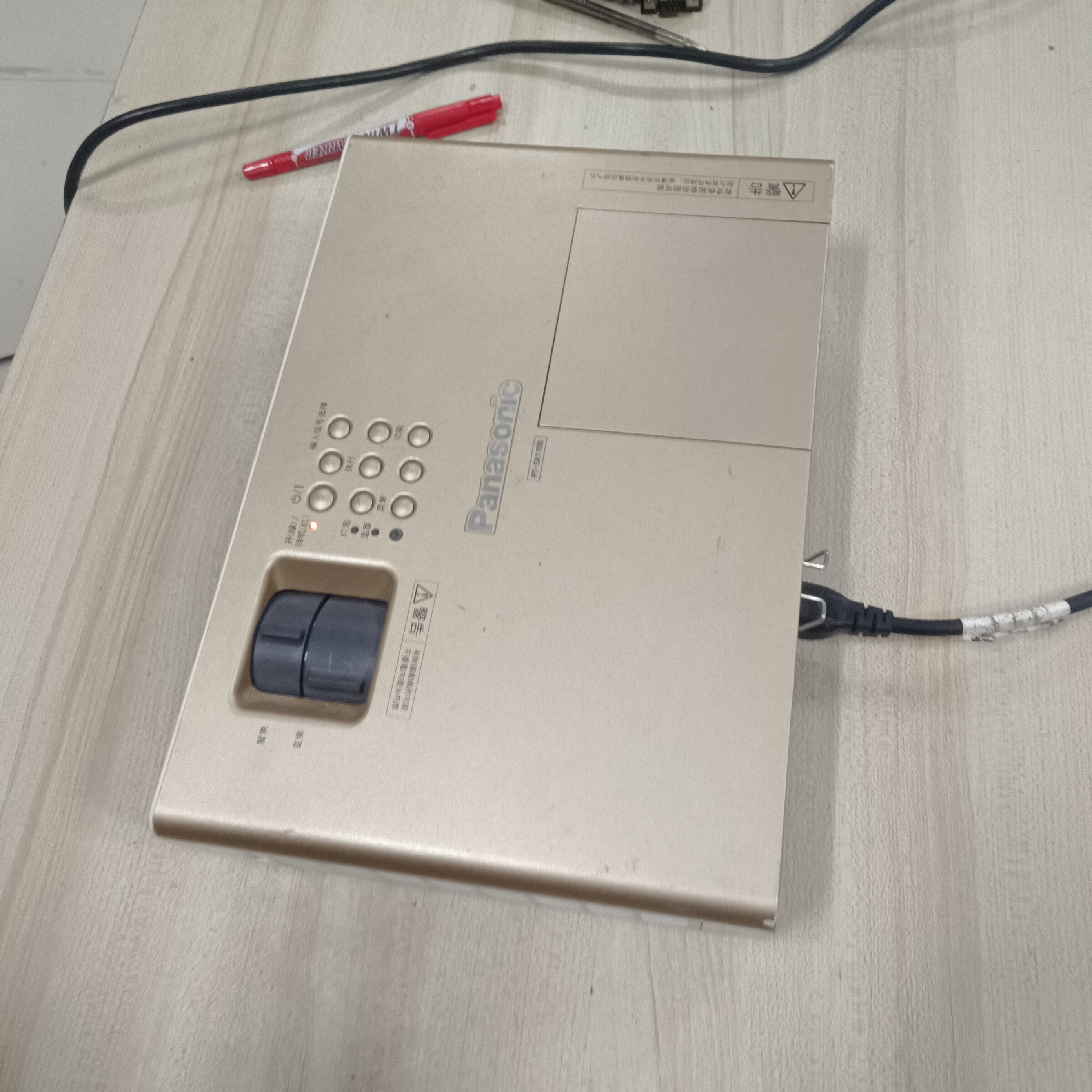 9新 Panasonic/松下 二手松下投影仪运费自理