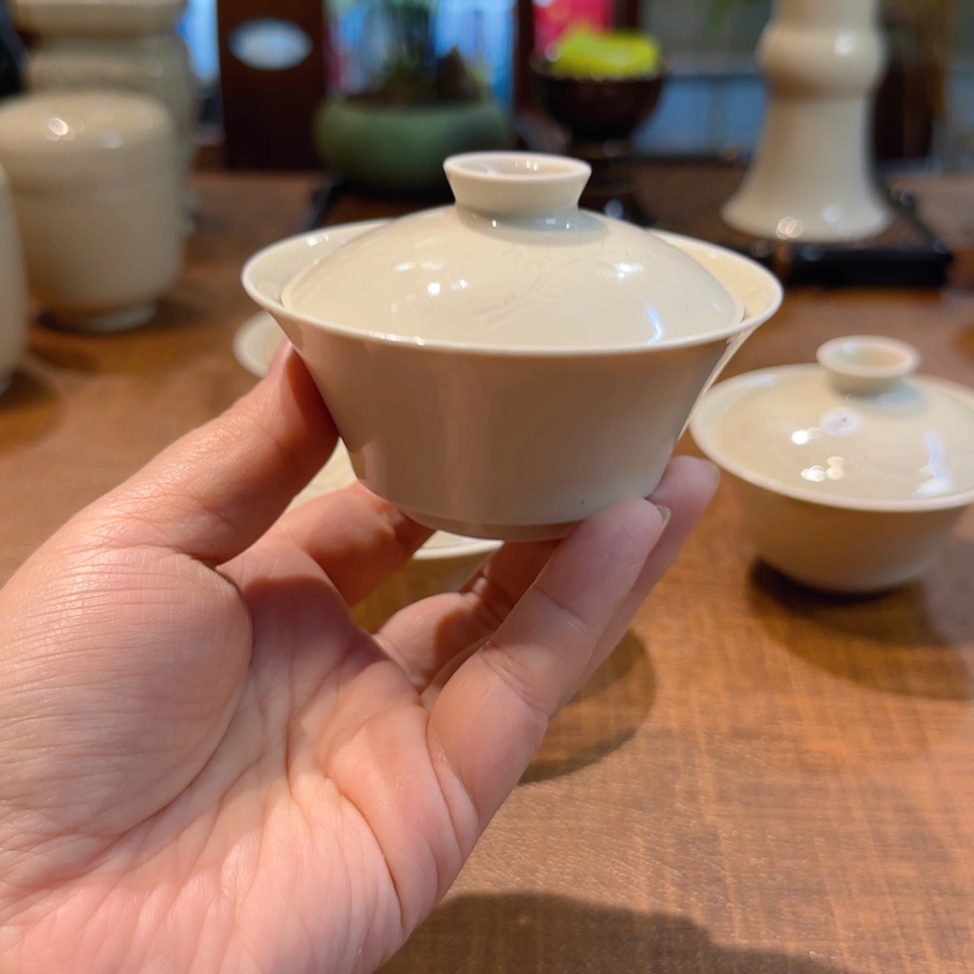 小***胡微瑕15号梅花 盖碗90cc 666666