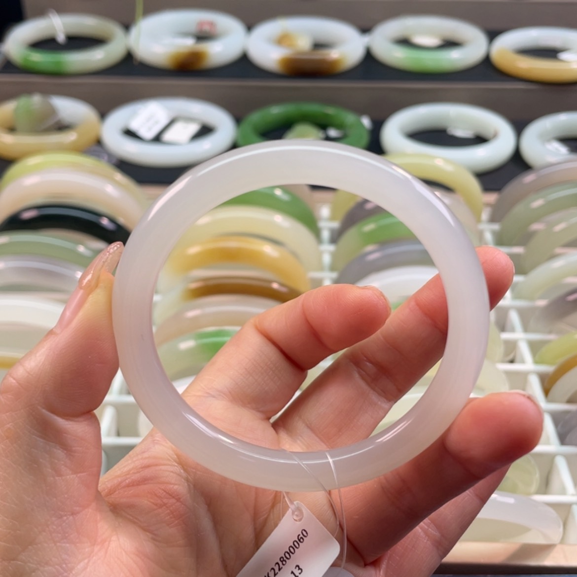 【闪购商品】和田玉手镯未镶嵌