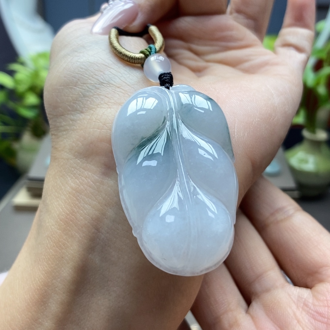 翡翠颈饰未镶嵌吊坠叶子