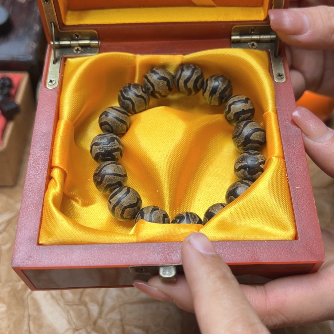 滴血莲花菩提吊坠