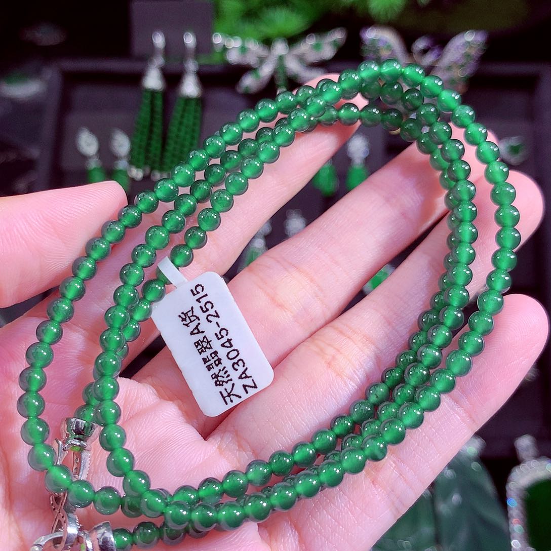 颈饰未镶嵌翡翠天然