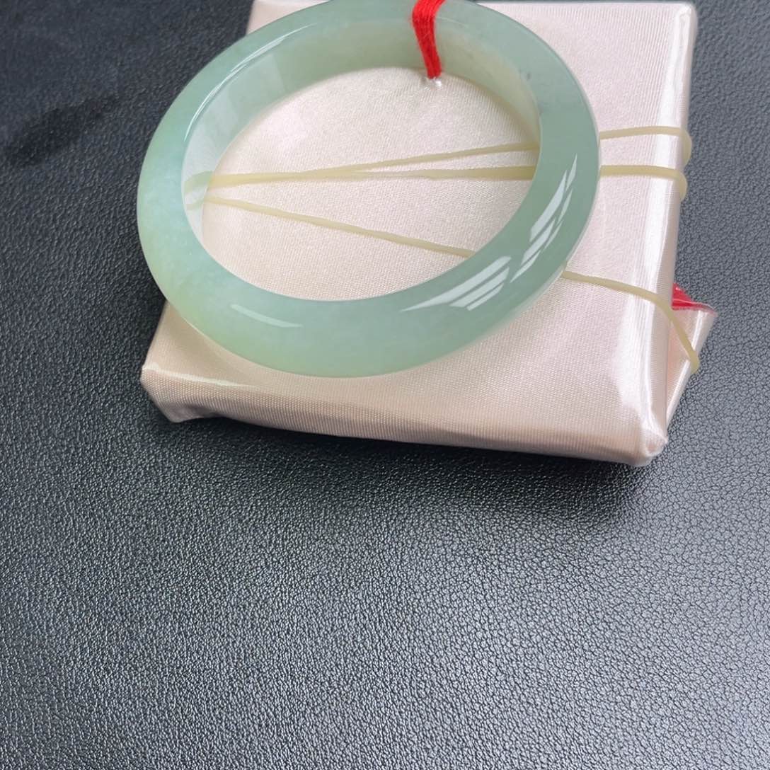 翡翠未镶嵌手镯手镯