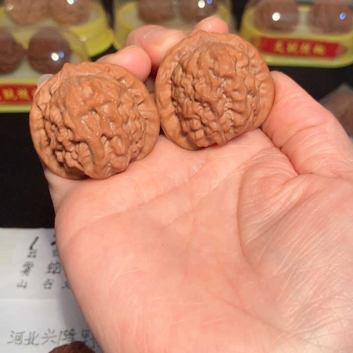 文玩核桃吊坠3.92尺瓷娃