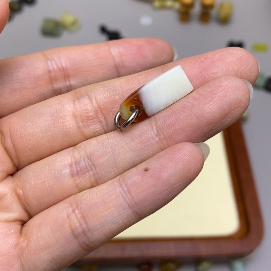 q***r蛇纹石玉未镶嵌配饰