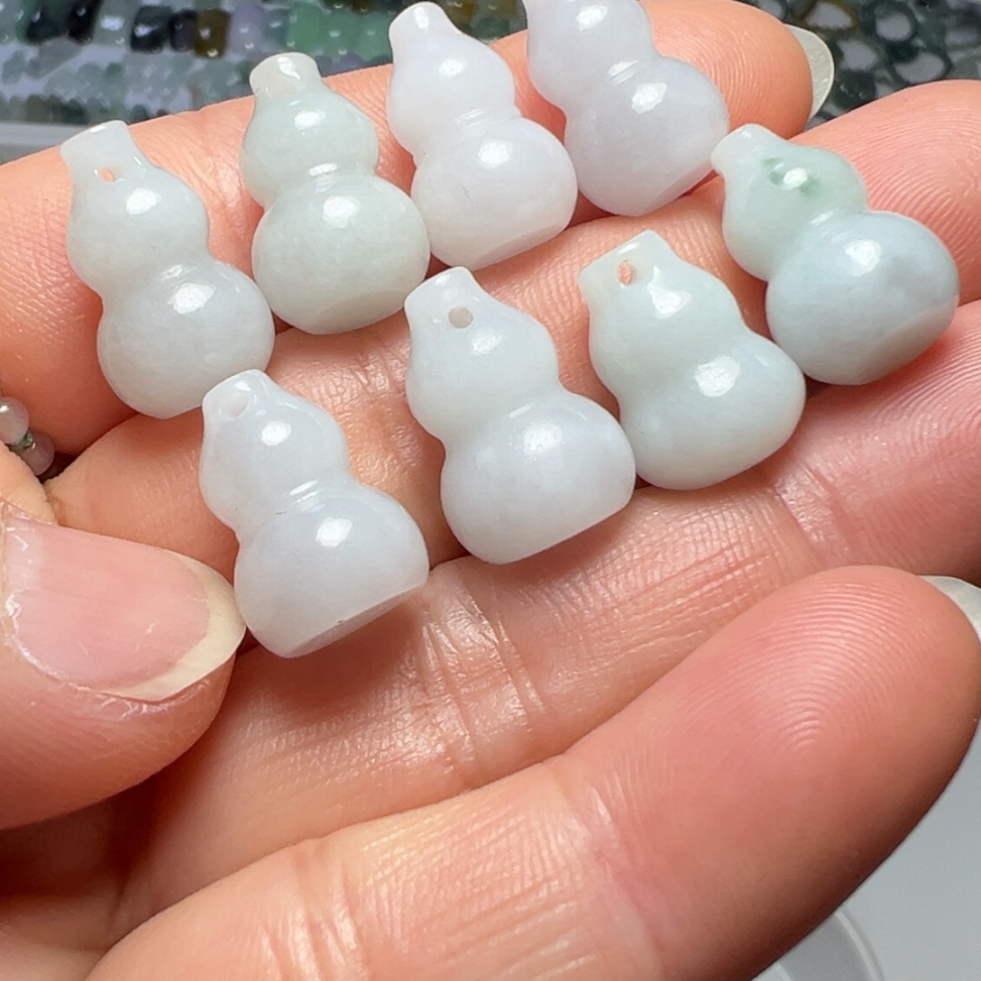 翡翠未镶嵌颈饰葫芦吊坠一个38k