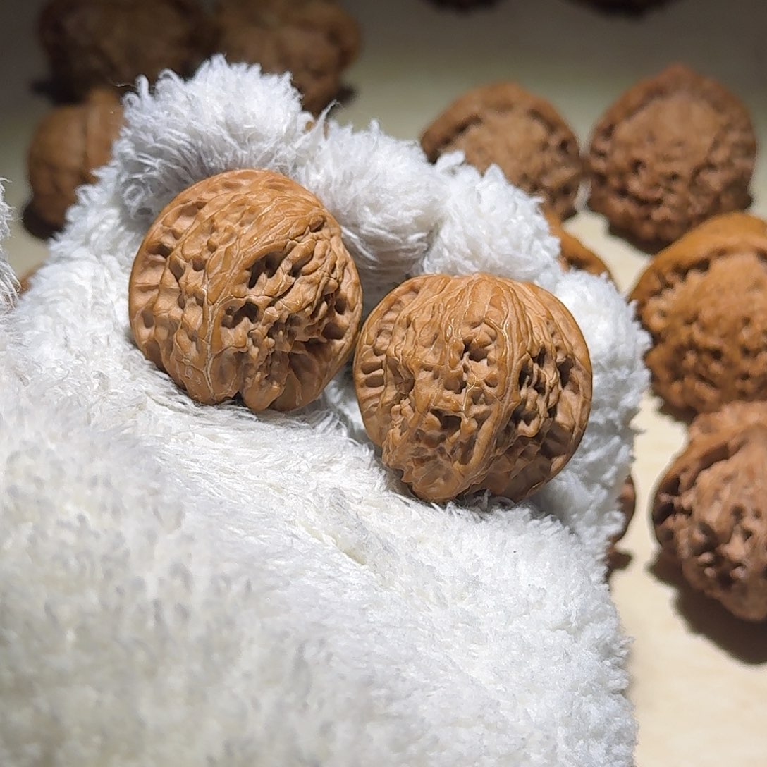 文玩核桃吊坠磨盘雕