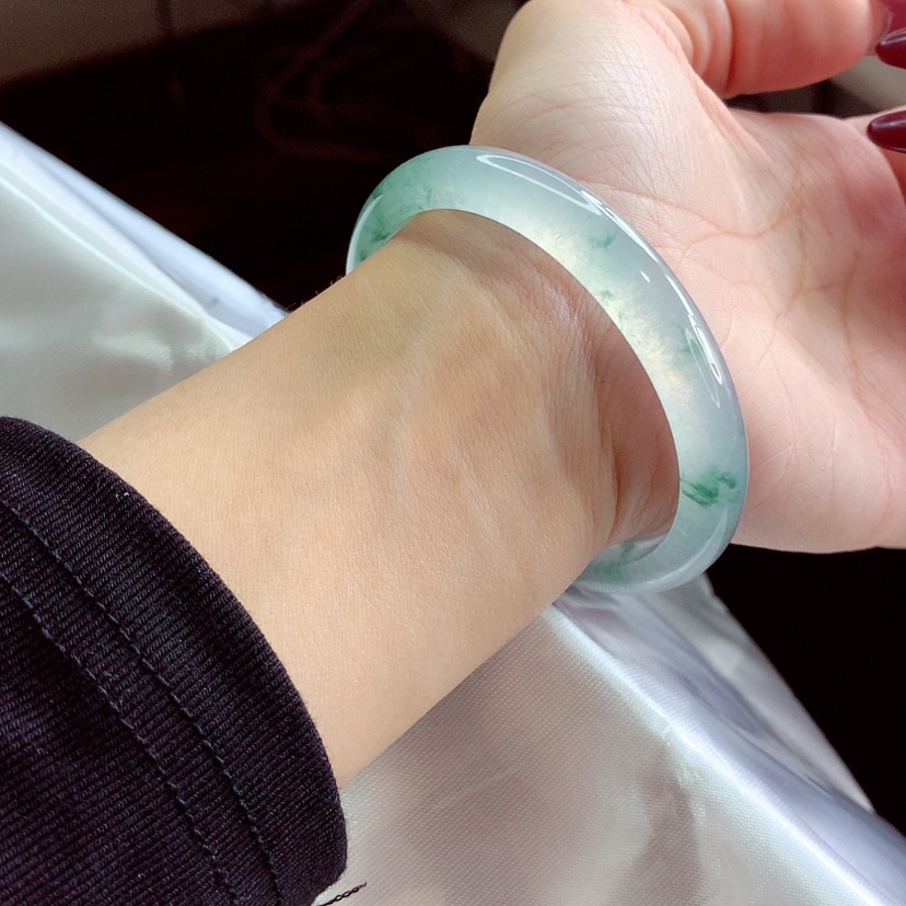 【闪购商品】翡翠手镯（贵妃镯）未镶嵌53贵妃 炸光毕业种水冰飘花 灵