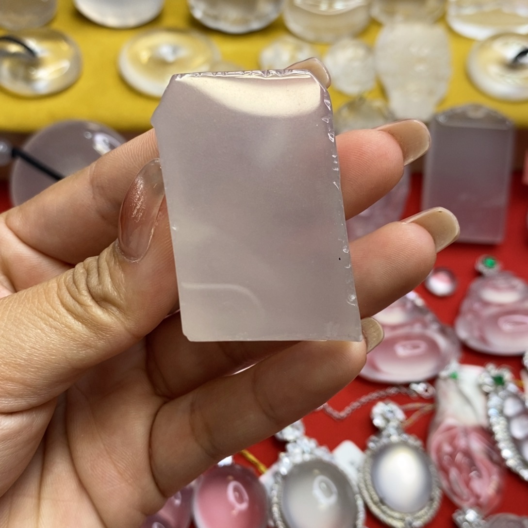 石英质玉未镶嵌吊坠