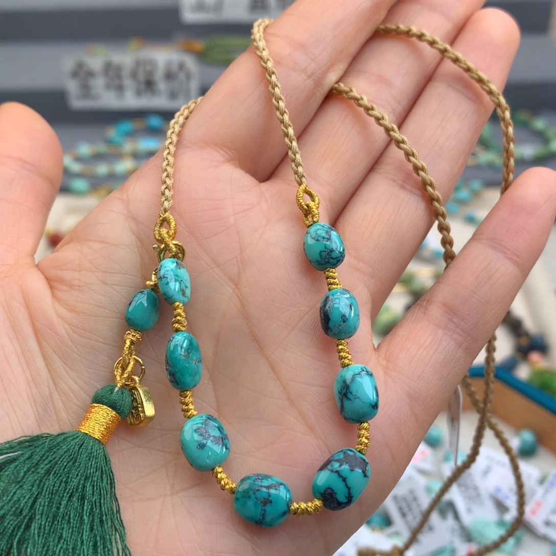 绿松石未镶嵌颈饰