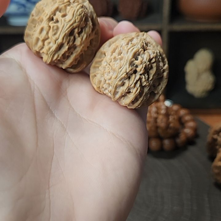 吊坠文玩核桃36三角白