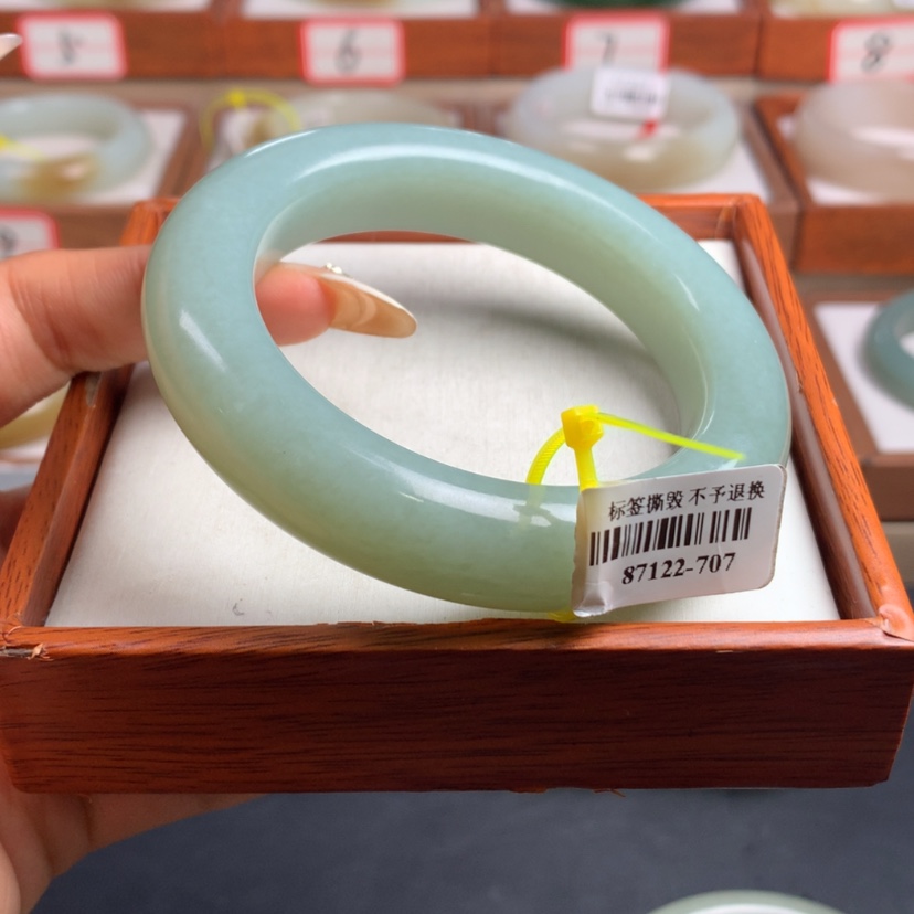 【闪购商品】和田玉手镯未镶嵌56.7